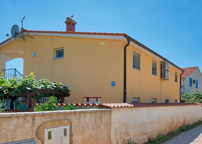 아파트 Teuta_commodious At The